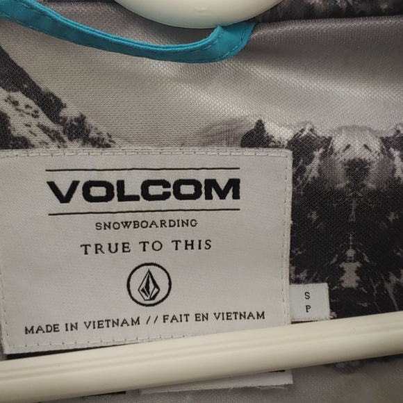 Volcom women's snowboarding coat - Picture 3 of 5